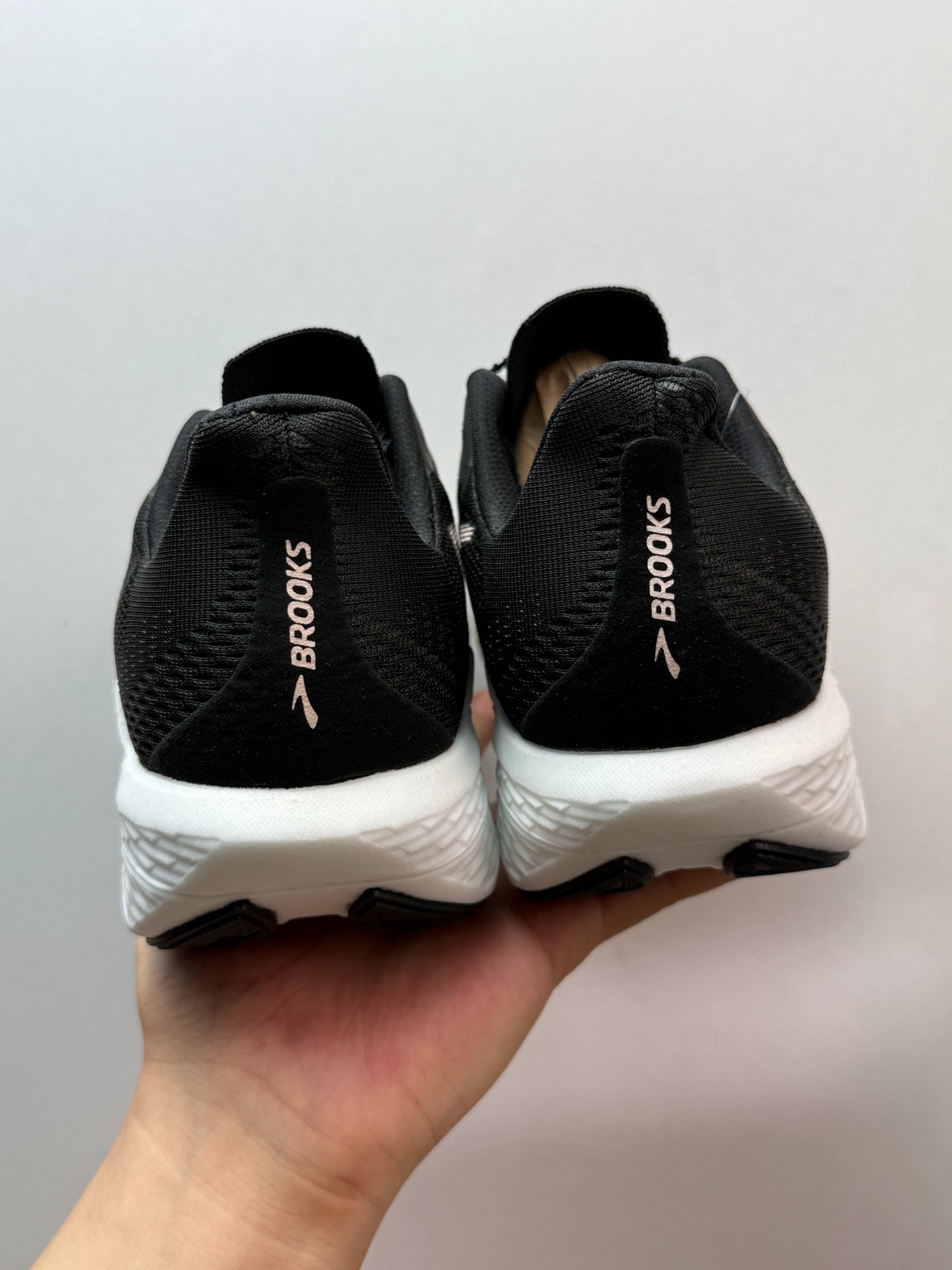 Brooks Men's Hyperion Max Neutral Road Running Shoes (Black/Gold/White)