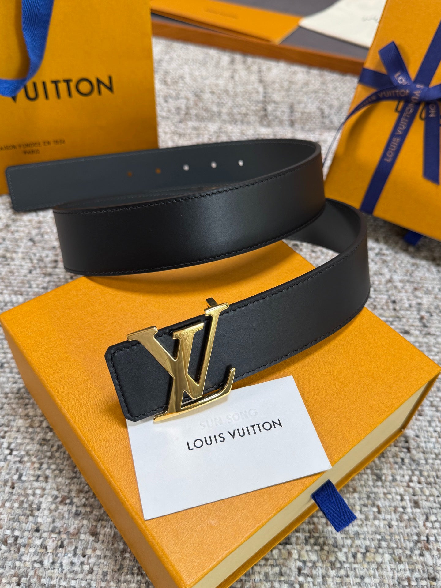 Solid Black Smooth Cow Leather Men Belt Gold Metal Initial Buckle Formal Dress Belt