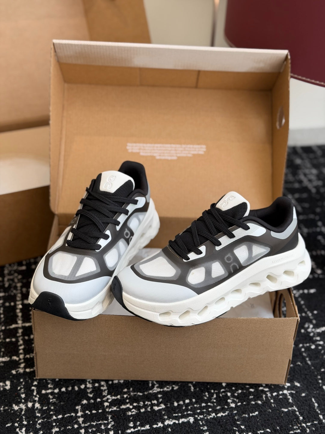 Cloudtilt Remix Black White Cloud Cushion Running Sneakers Contrast Color Commuter Shoes