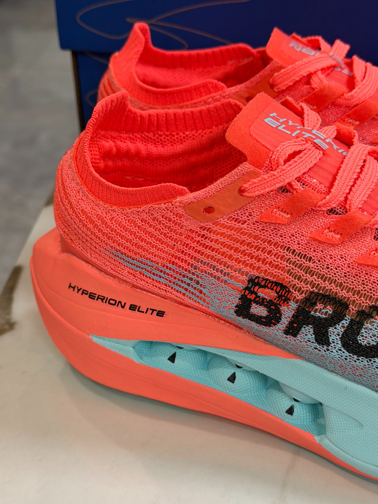 Brooks Unisex Hyperion Elite 5 Carbon-Plated Racing Shoe