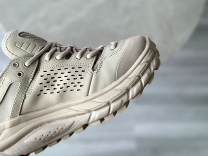 Hoka Tor Ultra Beige