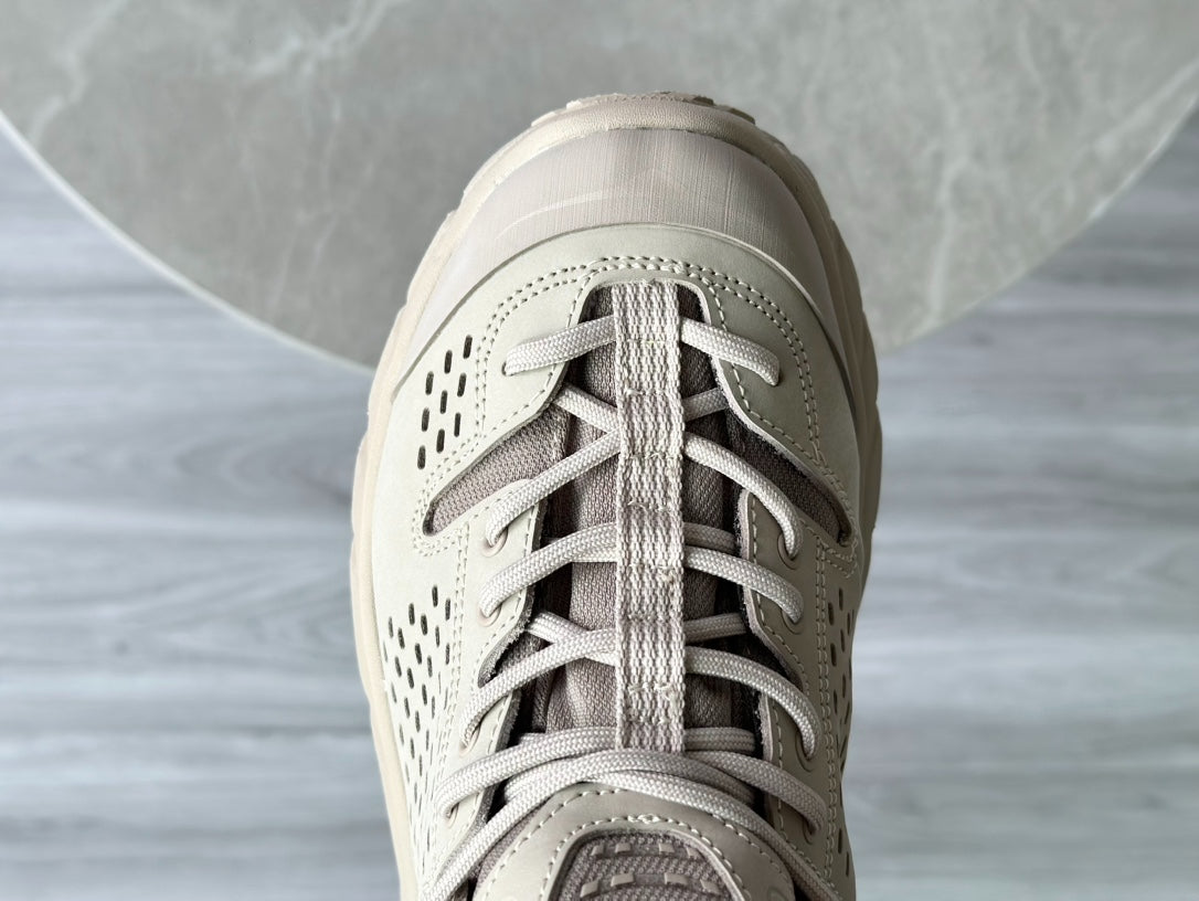 Hoka Tor Ultra Beige