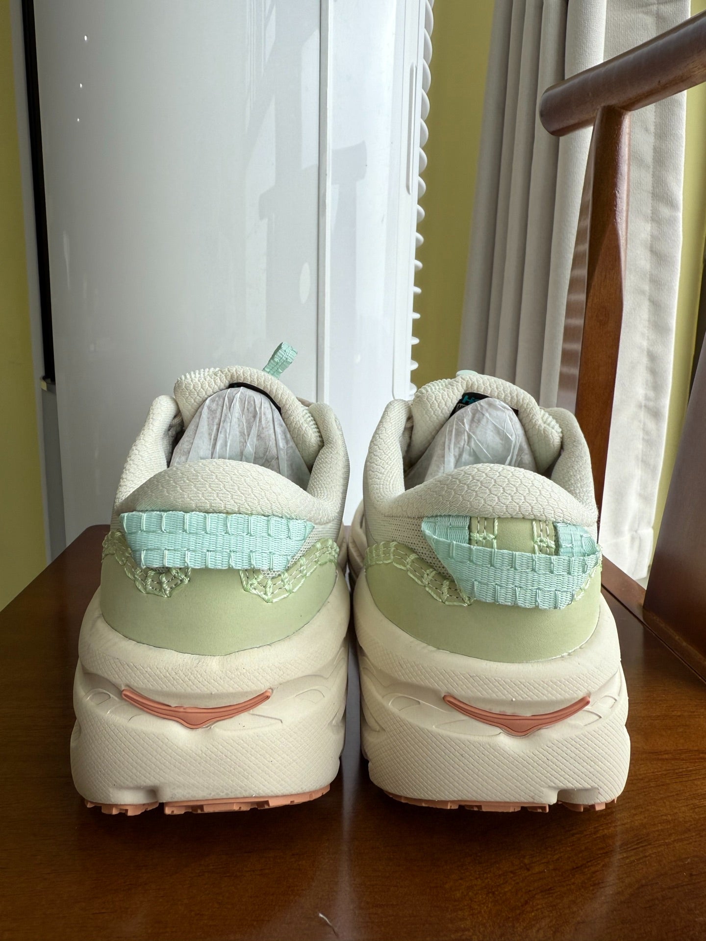 Hoka U Bondi B3LS Oat Milk White Pink Peach Blue Shoes 1155351