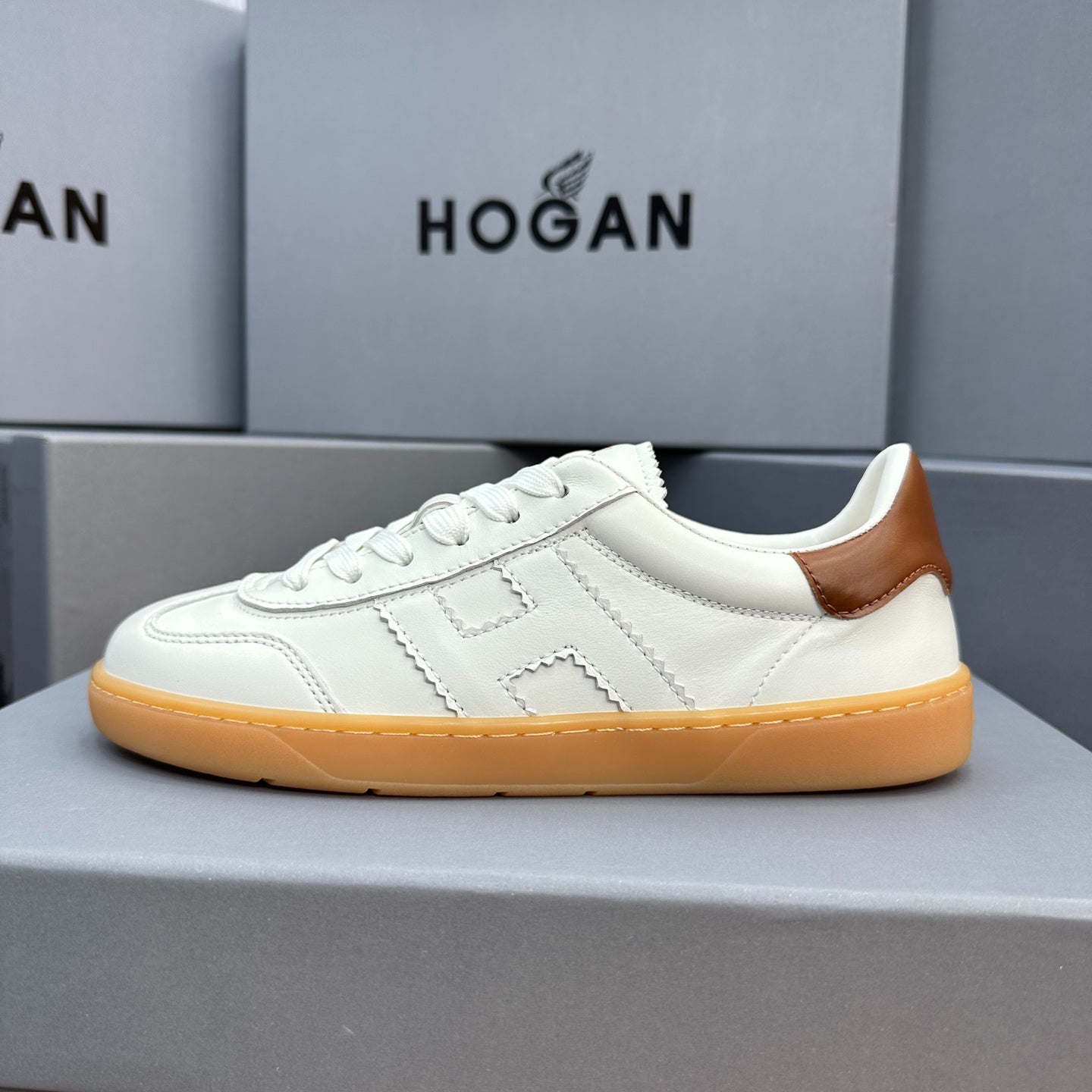 HOGAN White Leather Tan Trim Gum Sole Retro Casual Sneakers
