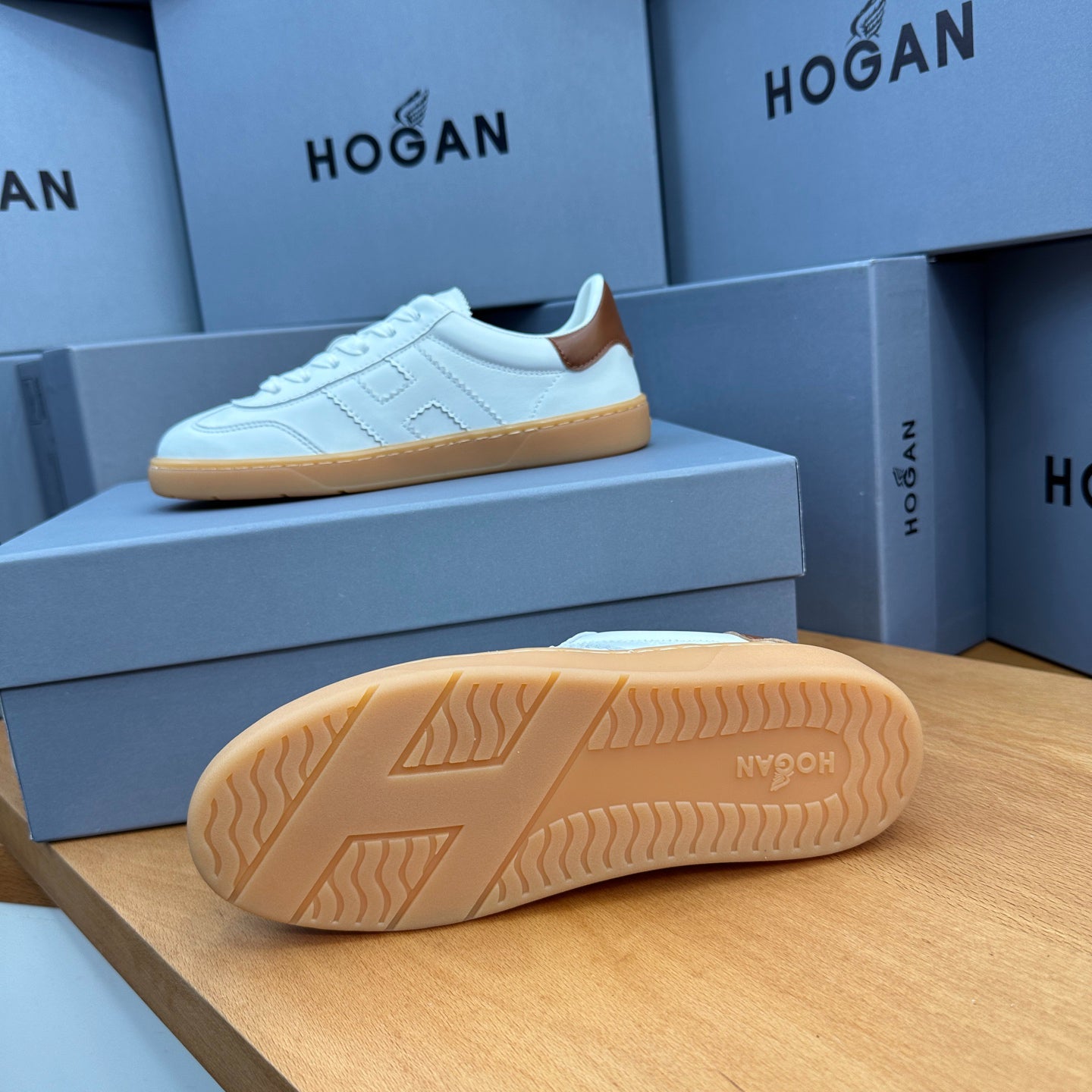 HOGAN White Leather Tan Trim Gum Sole Retro Casual Sneakers