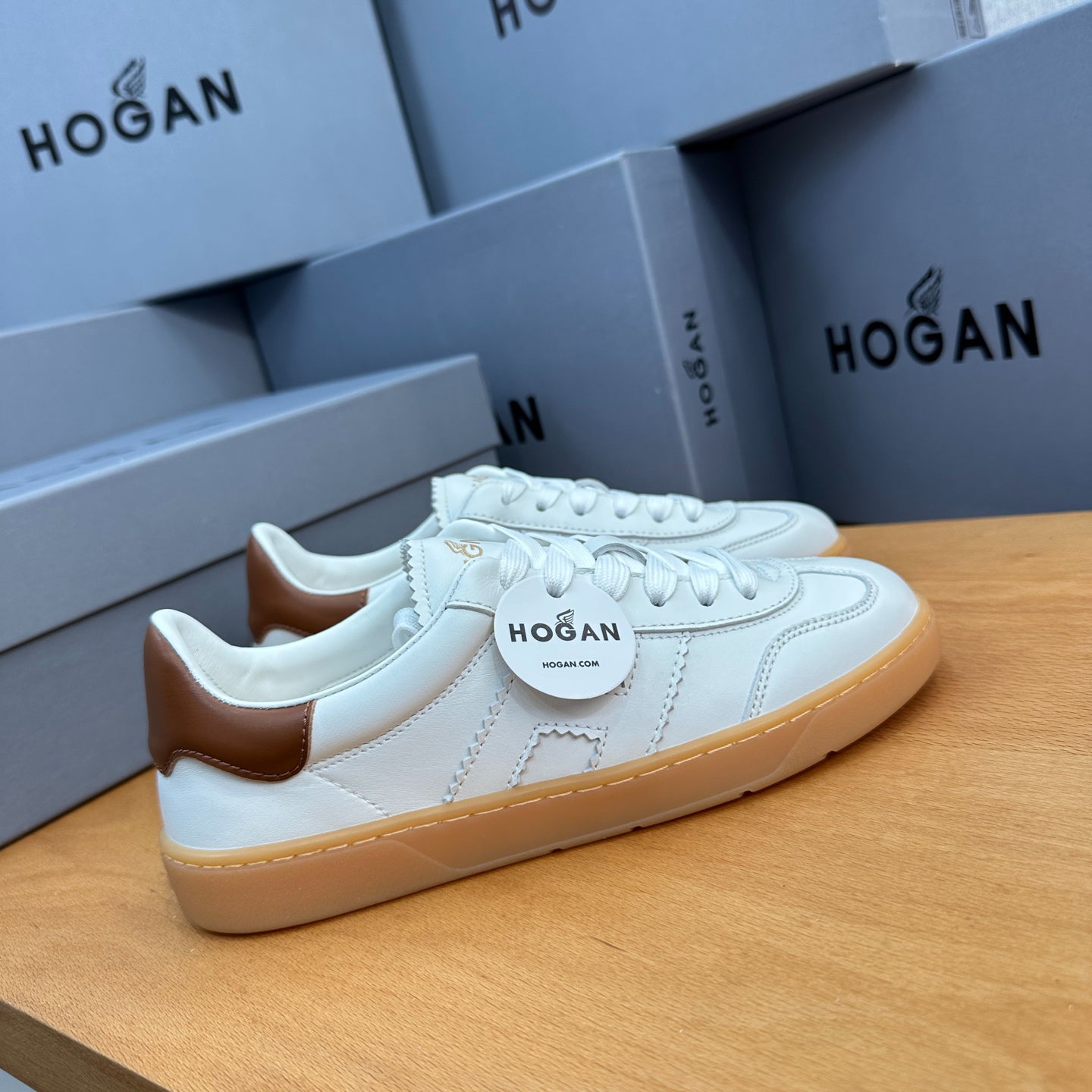 HOGAN White Leather Tan Trim Gum Sole Retro Casual Sneakers