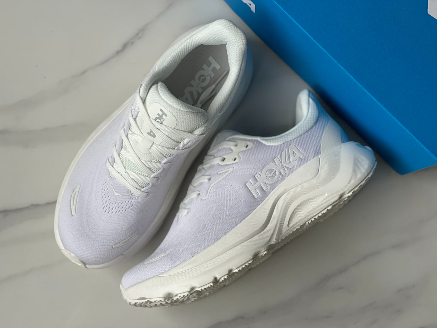HOKA ONE ONE Arahi 8 Light gray | White
