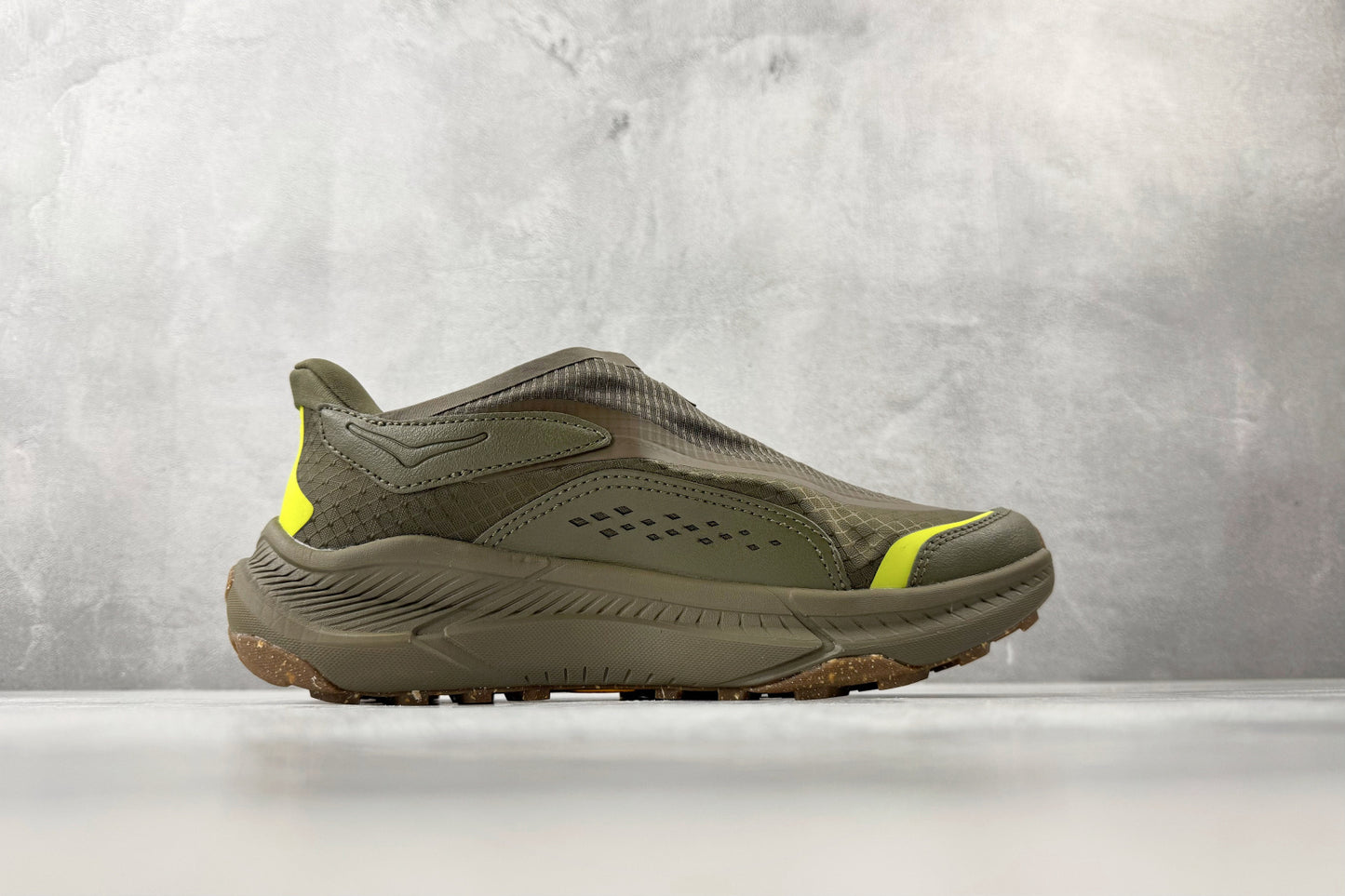 HOKA ONE ONE Project Transport "Olive / Citron" Slip-On Trail Sneakers （Style Code: 1162850-OLC）