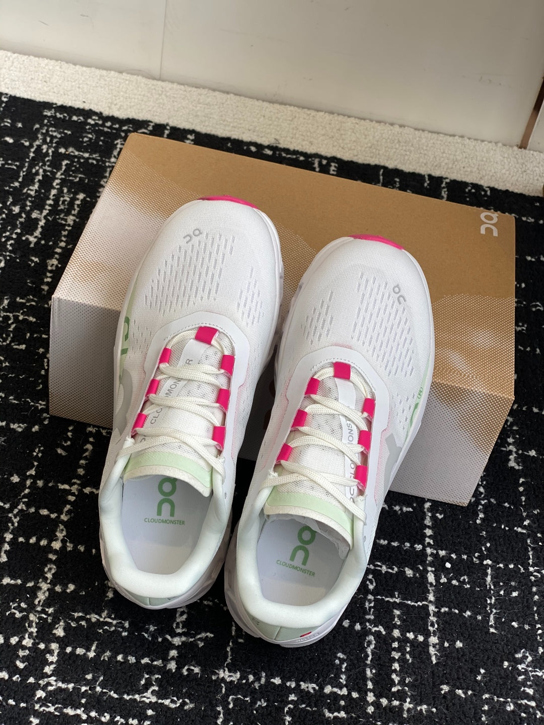 Cloudmonster White Mint Pink Cushioned Running Shoes Unisex Monster Chunky Sole Athletic Trainers