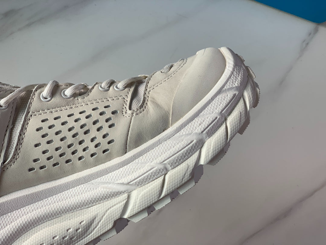 Hoka Ultra Low Gore-Tex Light Gray