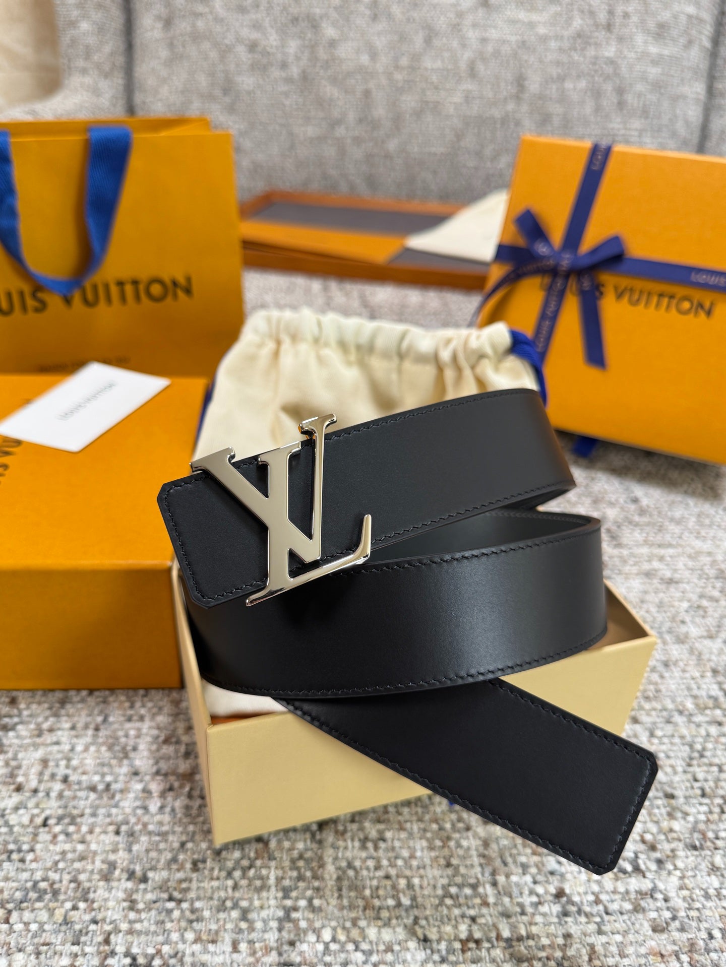 Solid Black Smooth Cow Leather Men Belt Gold Metal Initial Buckle Formal Dress Belt