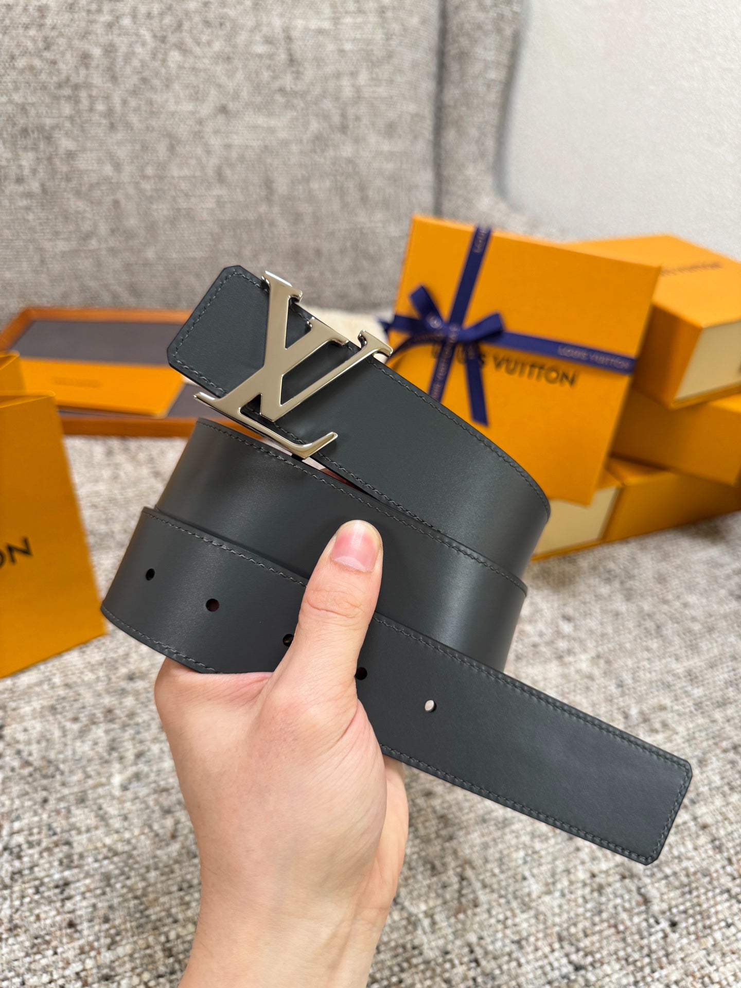 Solid Black Smooth Cow Leather Men Belt Gold Metal Initial Buckle Formal Dress Belt