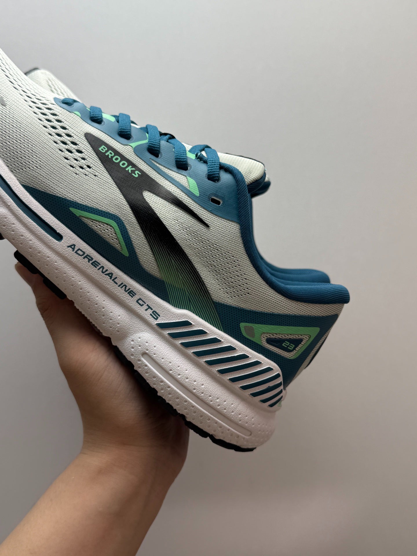 Brooks Men's Adrenaline GTS 23 Supportive Road Running Shoes (Oyster/Deep Teal/Green Gecko)