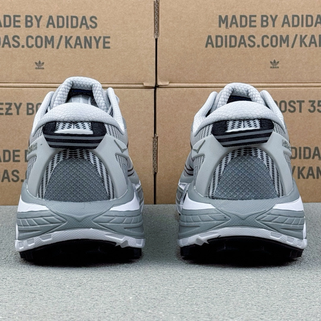 HOKA Mafate Speed 2 Light silver-gray | Navy blue