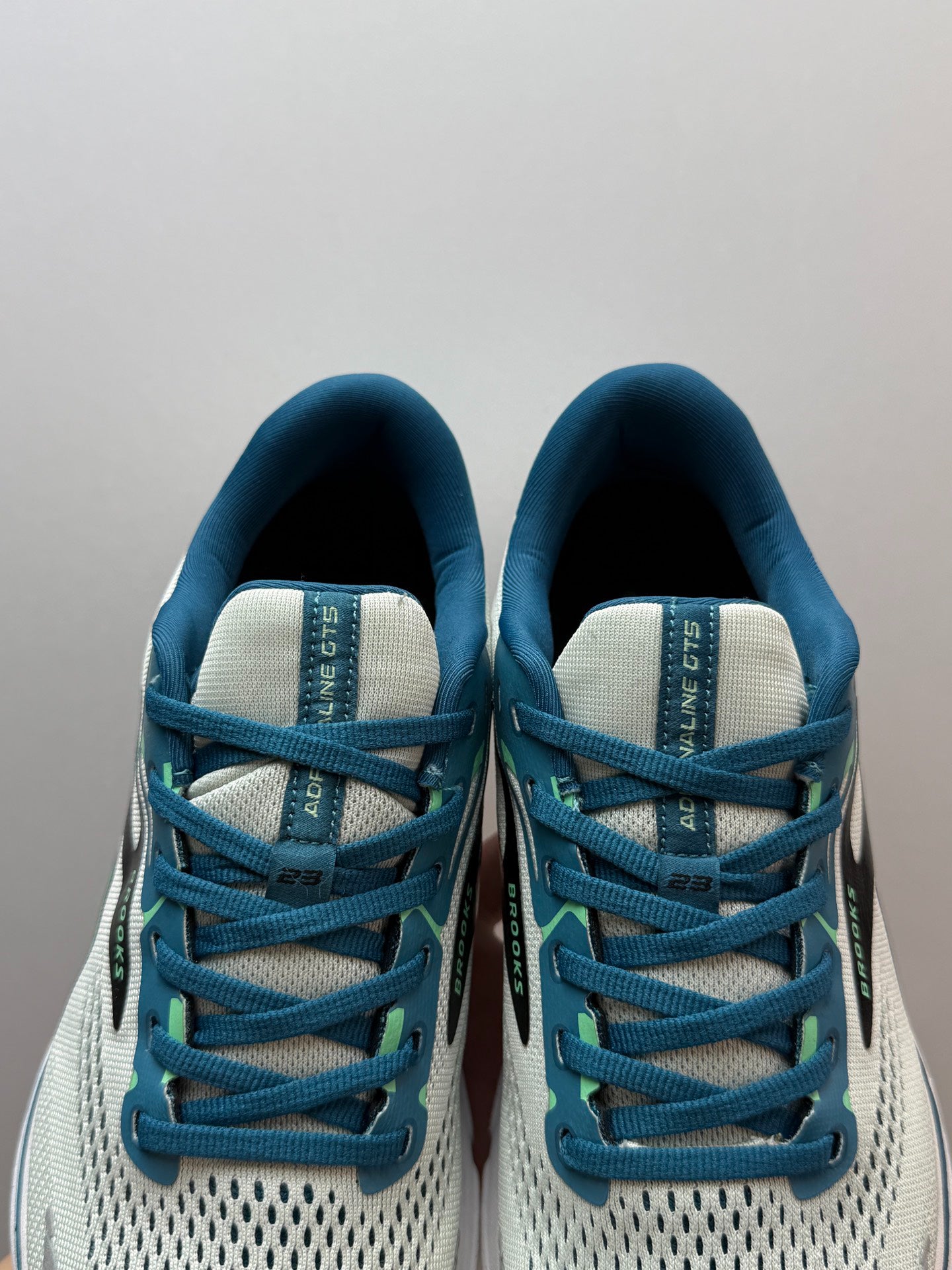 Brooks Men's Adrenaline GTS 23 Supportive Road Running Shoes (Oyster/Deep Teal/Green Gecko)
