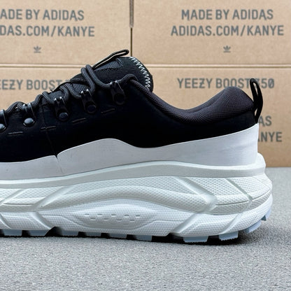 Hoka Tor Summit  Black | White