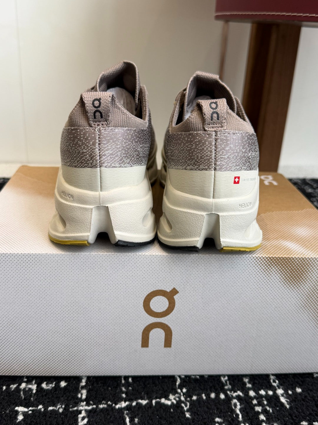 On Cloudtilt Unisex Sport Sneakers Light Grey Gold Accent White Hollow CloudTec Phase Midsole Road Running Shoes