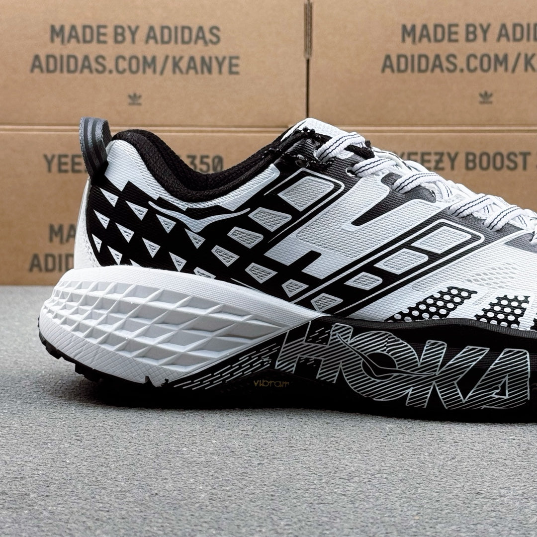 Hoka Speedgoat 2 Black | White