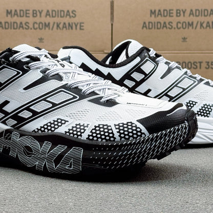 Hoka Speedgoat 2 Black | White