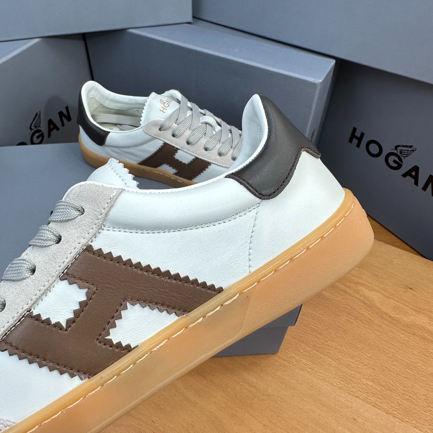 HOGAN White Beige & Brown Leather Gum Sole Retro Casual Sneakers