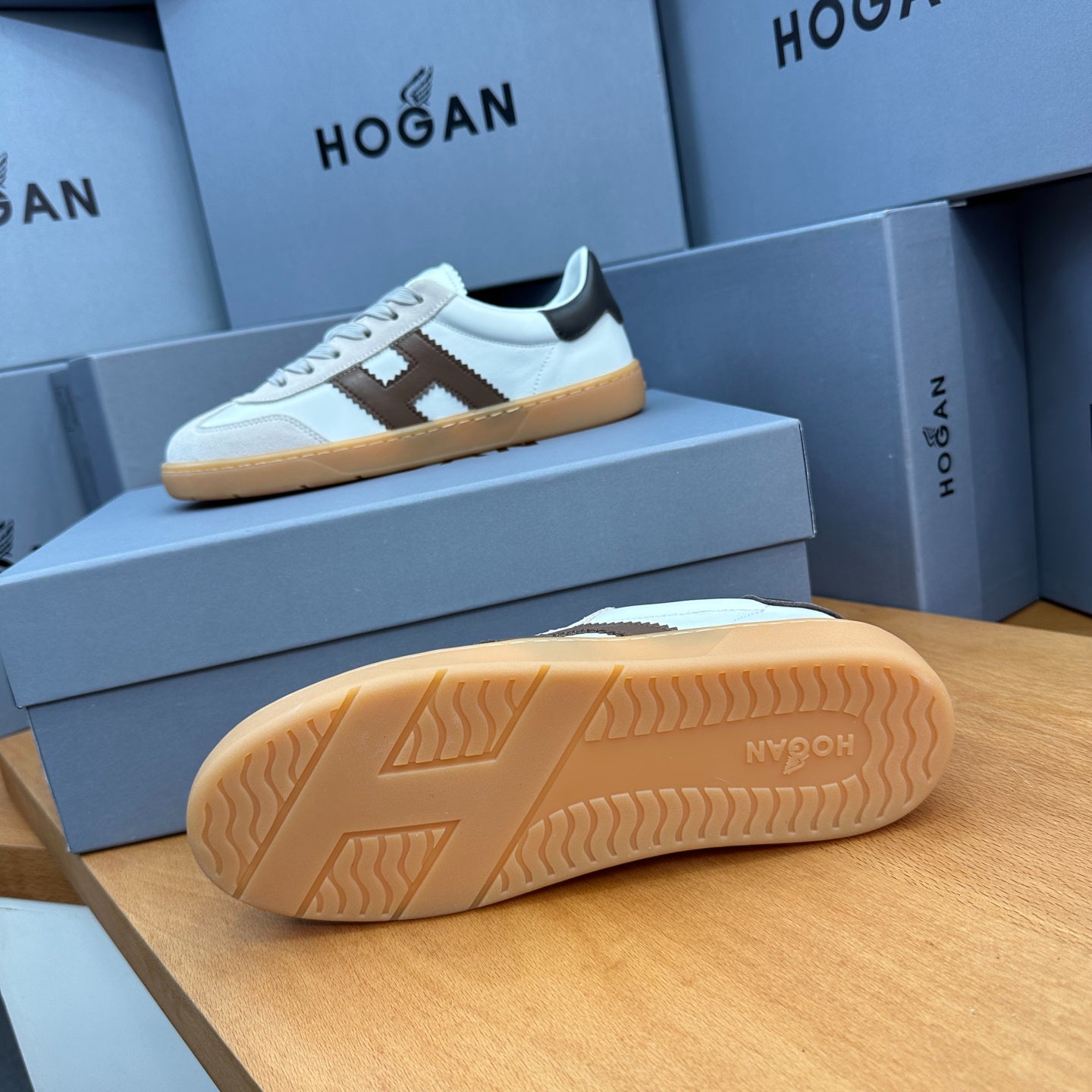 HOGAN White Beige & Brown Leather Gum Sole Retro Casual Sneakers