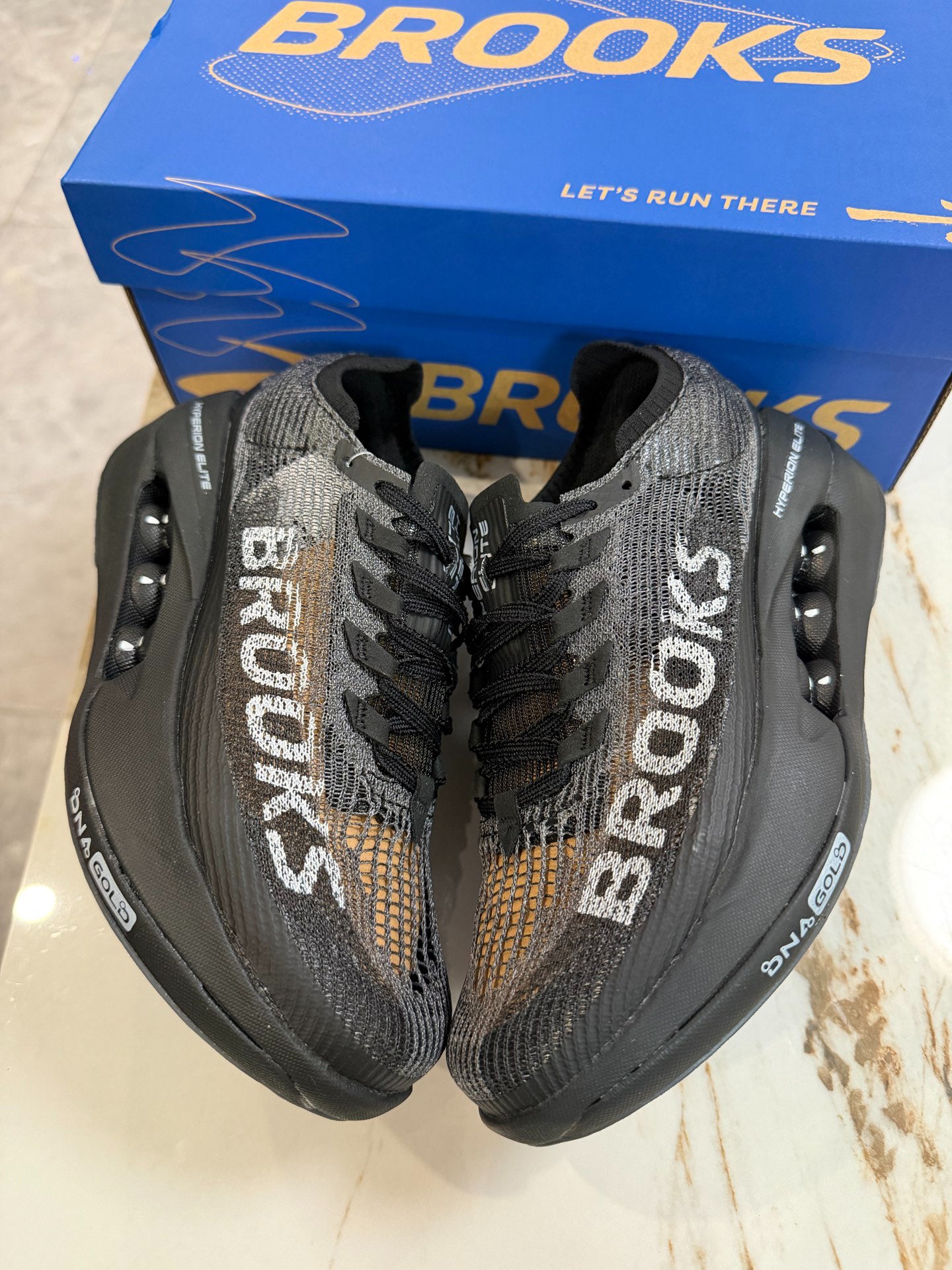 Brooks Unisex Hyperion Elite 5 Carbon-Plated Racing Shoes Black
