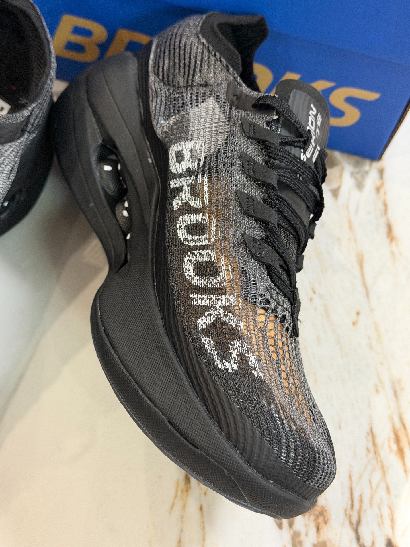 Brooks Unisex Hyperion Elite 5 Carbon-Plated Racing Shoes Black
