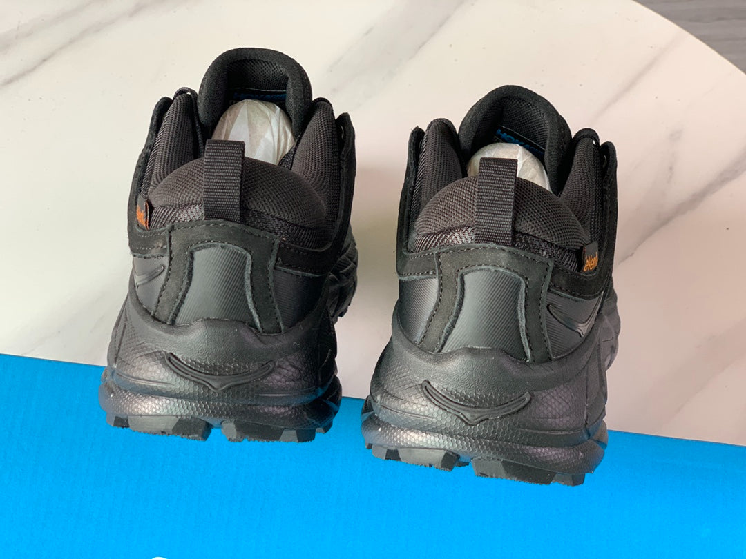 HOKA Ultra Low Gore-Tex All Black