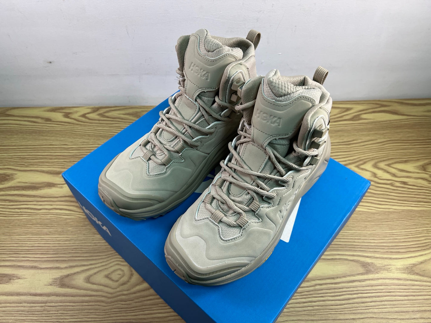 Hoka M Kaha 3 GTX Hiking Boot Oatmeal Gray
