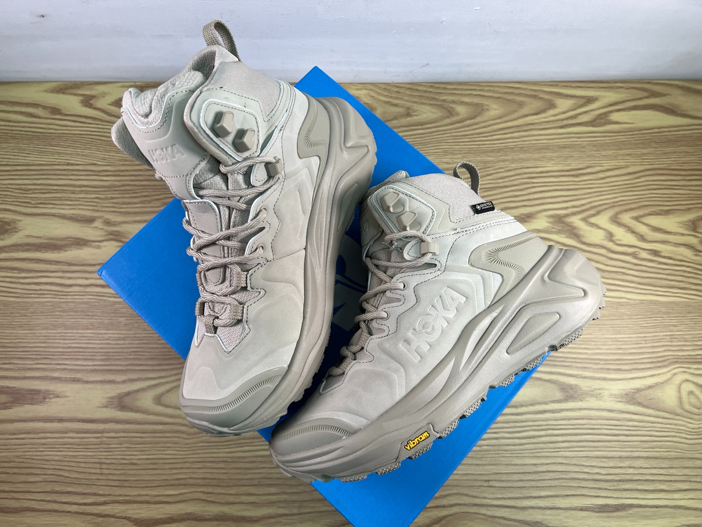 Hoka M Kaha 3 GTX Hiking Boot Oatmeal Gray