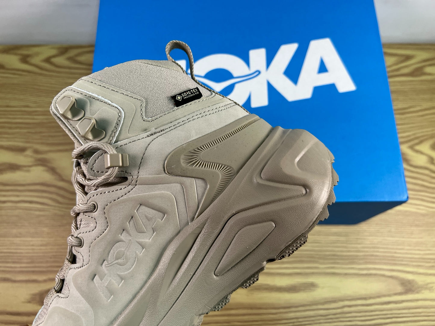 Hoka M Kaha 3 GTX Hiking Boot Oatmeal Gray