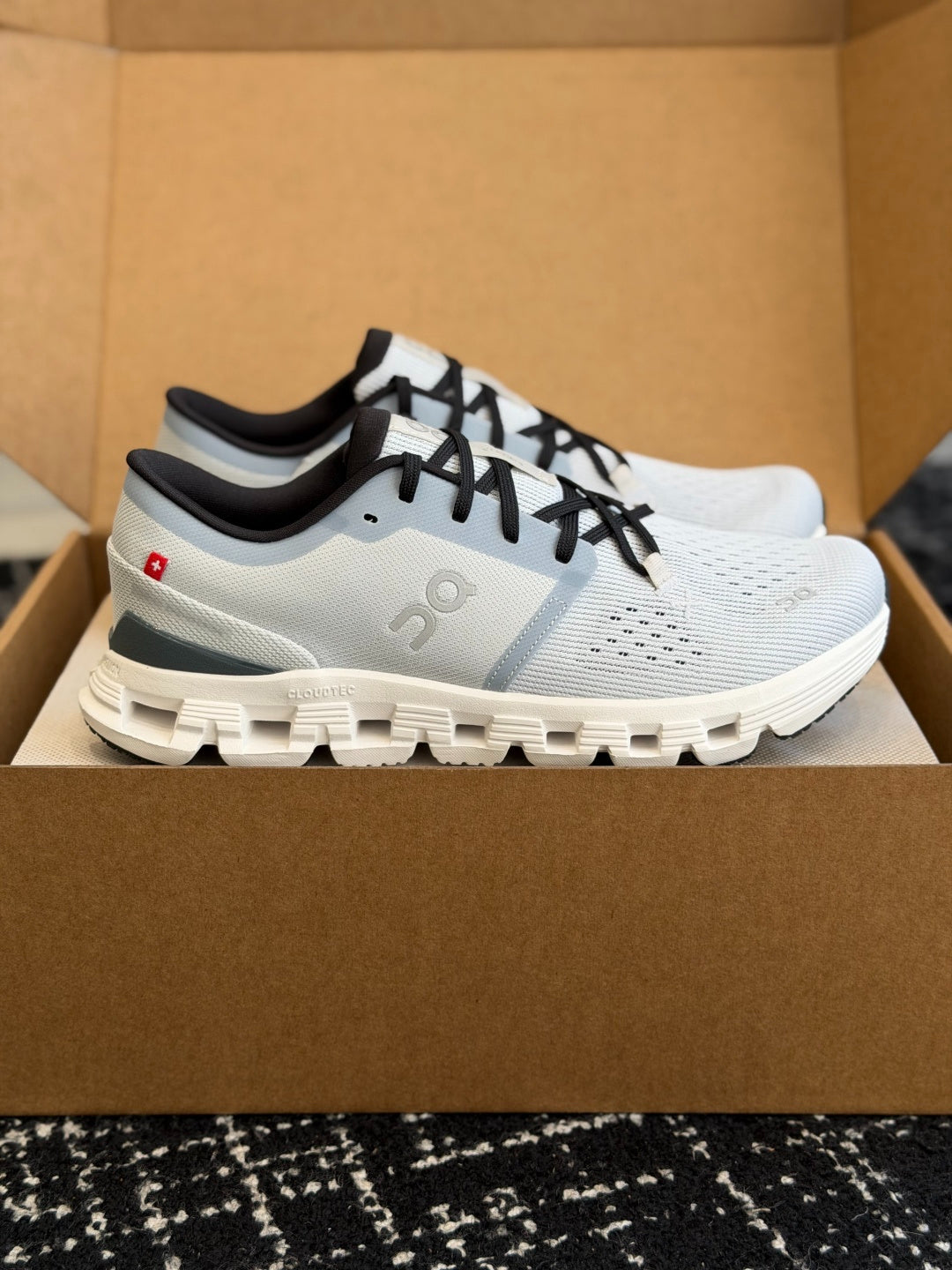 On Cloud X Glacier Grey Mesh Cross Training Jogging Sneakers