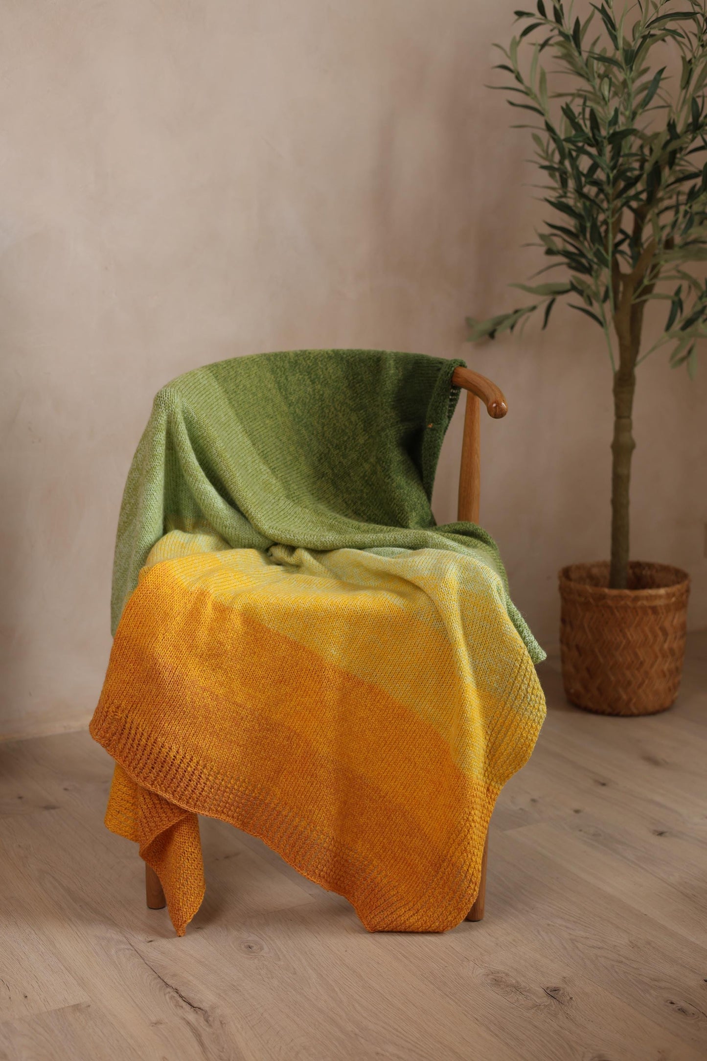 Gradient "Lemon Tree" Blanket – Handcrafted Knitted Throw Gradient