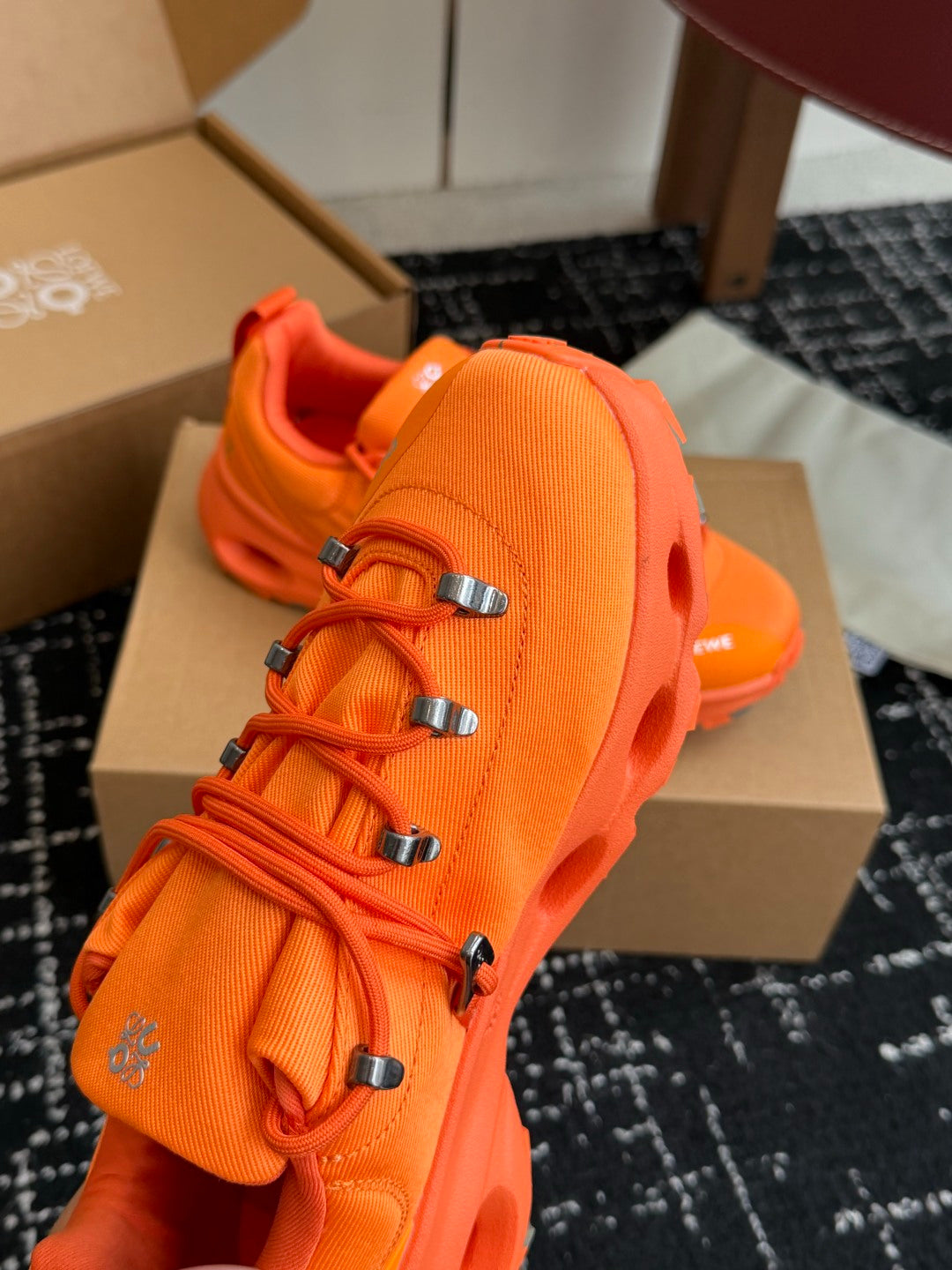 On x Loewe Cloudtilt Bright Orange Co-branded Cloud Cushion Outdoor Hiking Trail Shoes