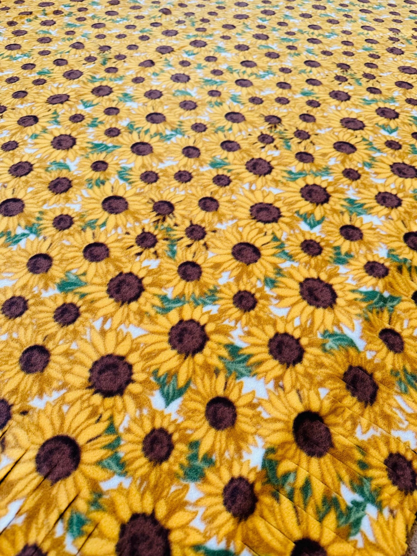 Handmade Sunflower Fleece Blanket: Cozy No Sew Comfort Throw