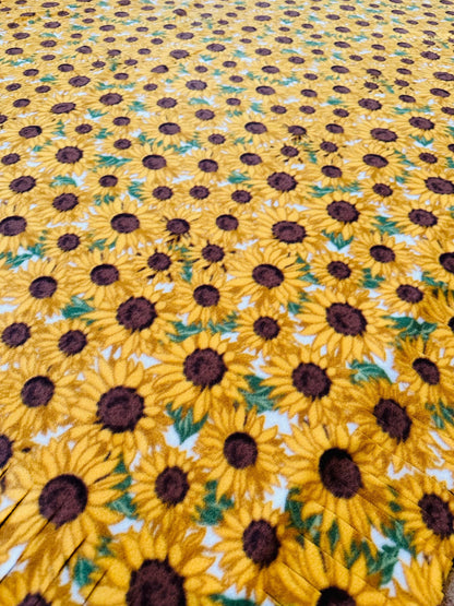 Handmade Sunflower Fleece Blanket: Cozy No Sew Comfort Throw