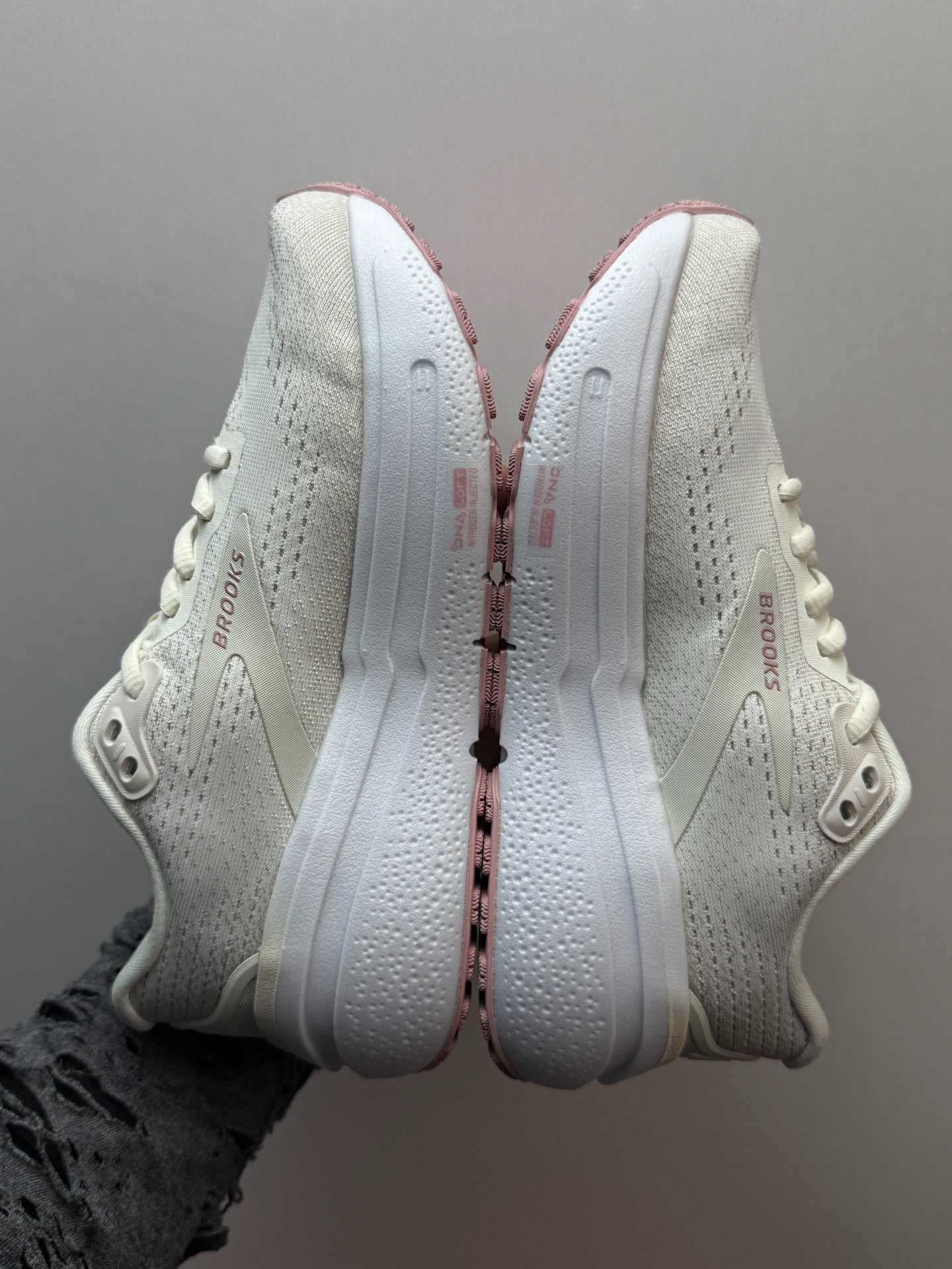 Brooks Women's Ghost Max 2 Running Shoes (Coconut Milk/Winter Sky)