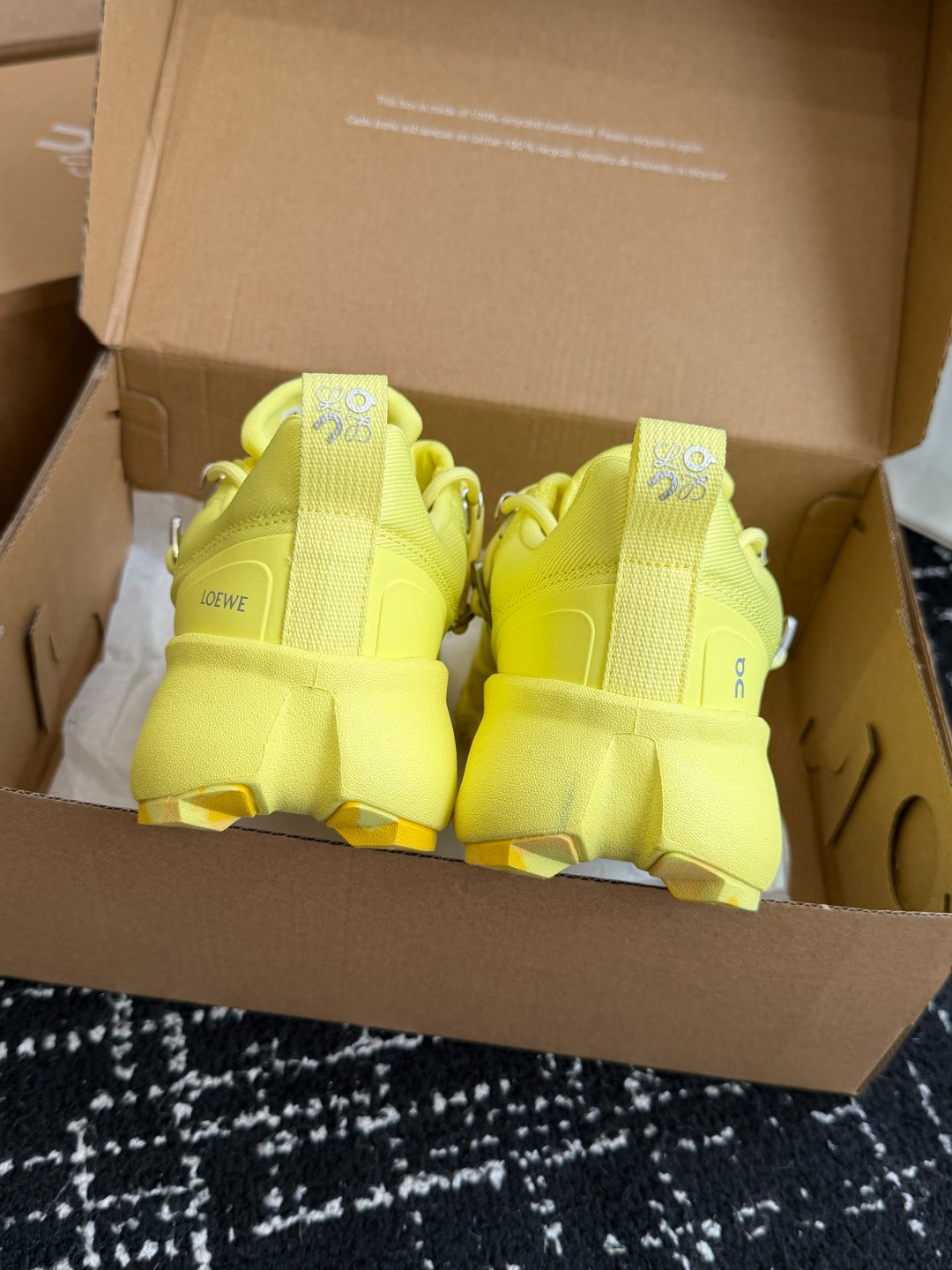 On x Loewe Cloudtilt Bright Yellow Co-branded Cloud Cushion Outdoor Hiking Trail Shoes