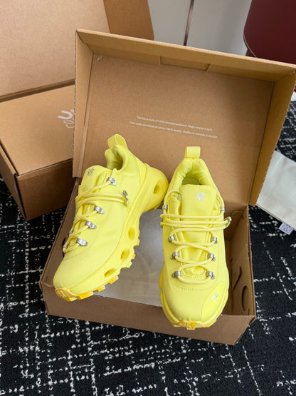 On x Loewe Cloudtilt Bright Yellow Co-branded Cloud Cushion Outdoor Hiking Trail Shoes