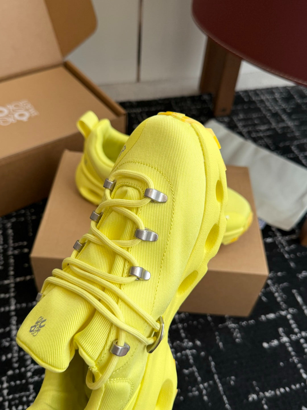 On x Loewe Cloudtilt Bright Yellow Co-branded Cloud Cushion Outdoor Hiking Trail Shoes