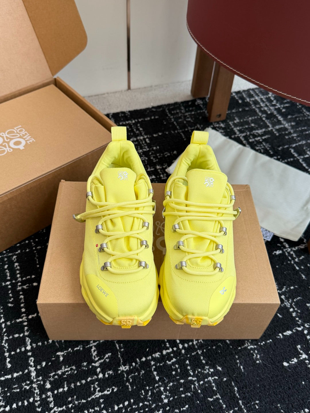 On x Loewe Cloudtilt Bright Yellow Co-branded Cloud Cushion Outdoor Hiking Trail Shoes