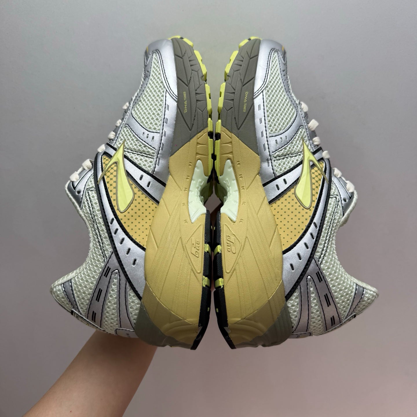 Brooks Adrenaline GTS 10 Retro Running Shoes (Dusty Yellow/Neo Yellow/Grey)