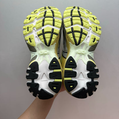 Brooks Adrenaline GTS 10 Retro Running Shoes (Dusty Yellow/Neo Yellow/Grey)
