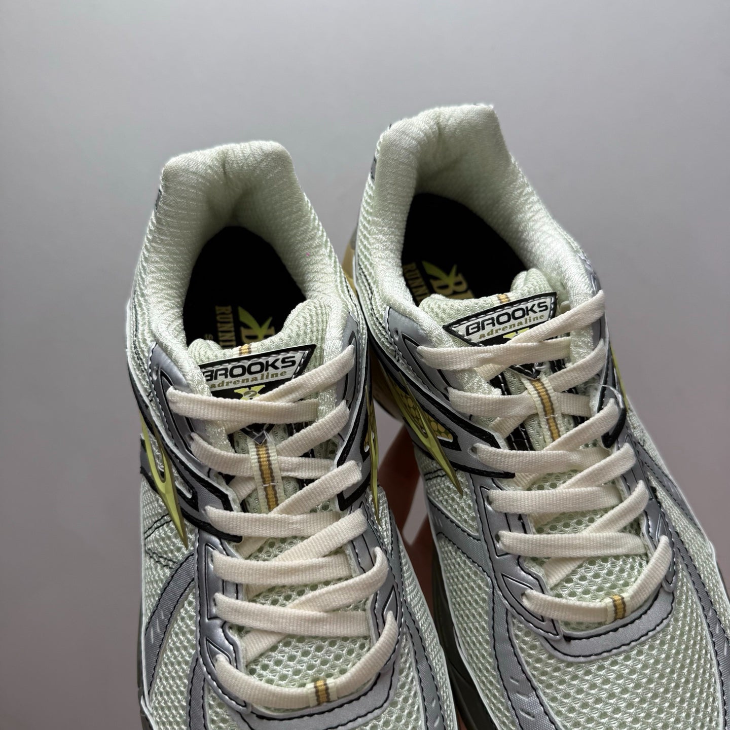 Brooks Adrenaline GTS 10 Retro Running Shoes (Dusty Yellow/Neo Yellow/Grey)