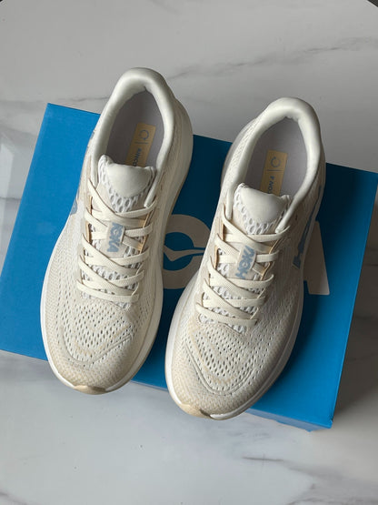 Hoka Rincon 4 Running Shoe Silver Gray | Beige