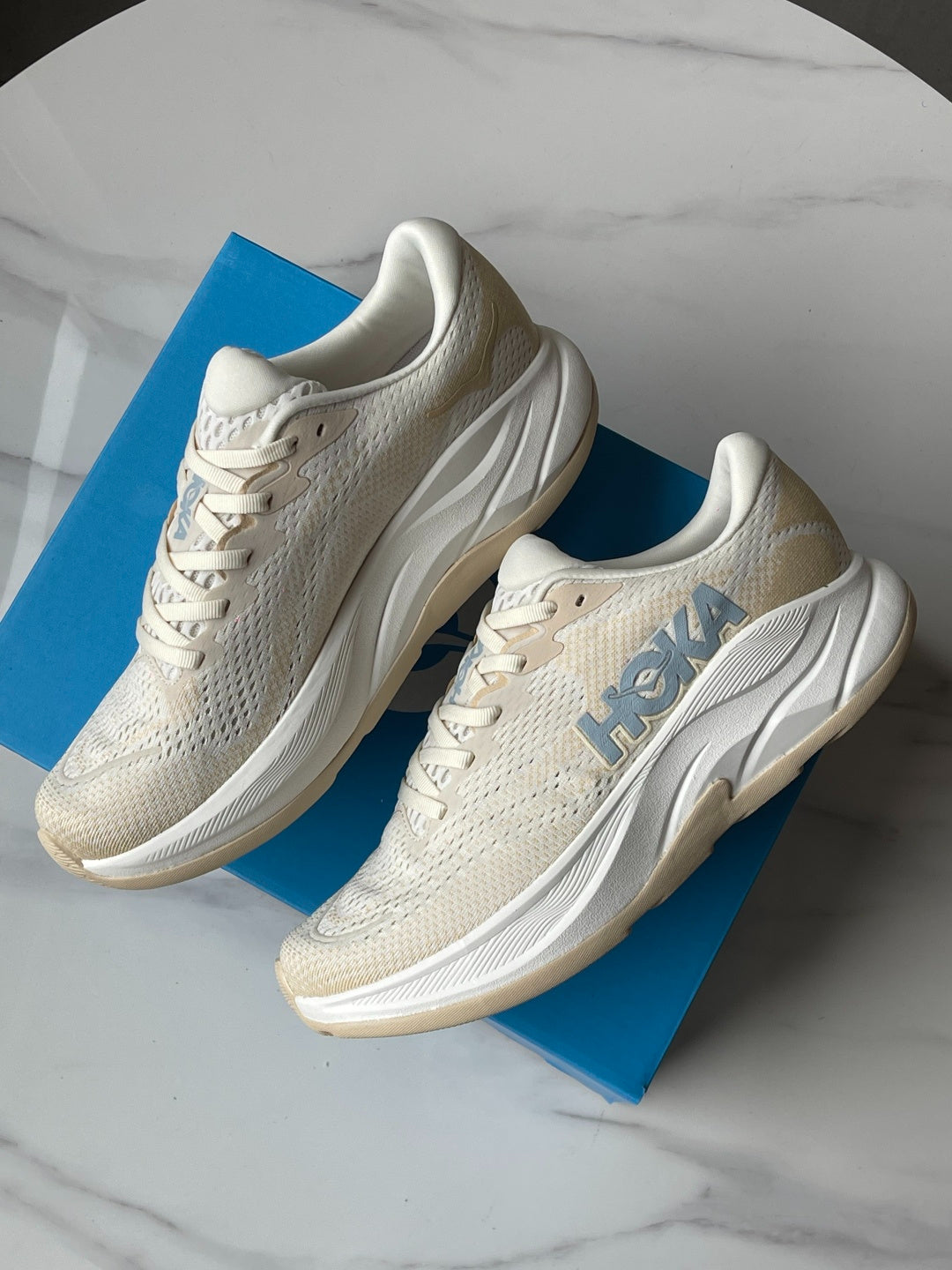 Hoka Rincon 4 Running Shoe Silver Gray | Beige