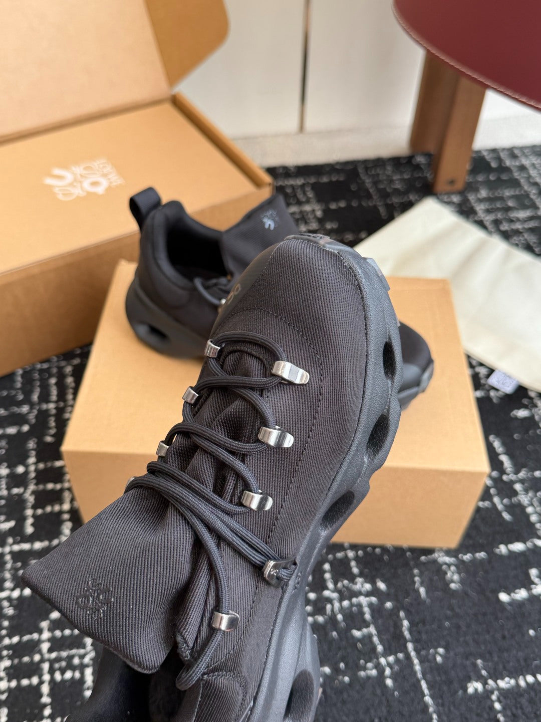 On x Loewe Cloudtilt All Black Co-branded Cloud Cushion Outdoor Hiking Trail Shoes