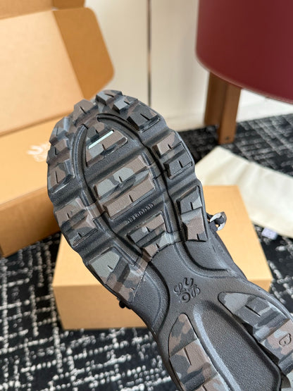 On x Loewe Cloudtilt All Black Co-branded Cloud Cushion Outdoor Hiking Trail Shoes