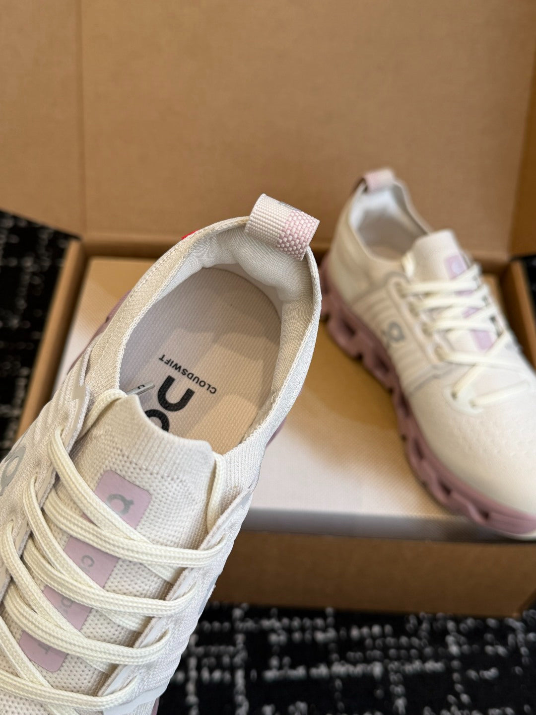 White Dusty Pink On Cloudswift 4 CloudTec Cushion Sneakers Breathable Mesh Women Running Shoes