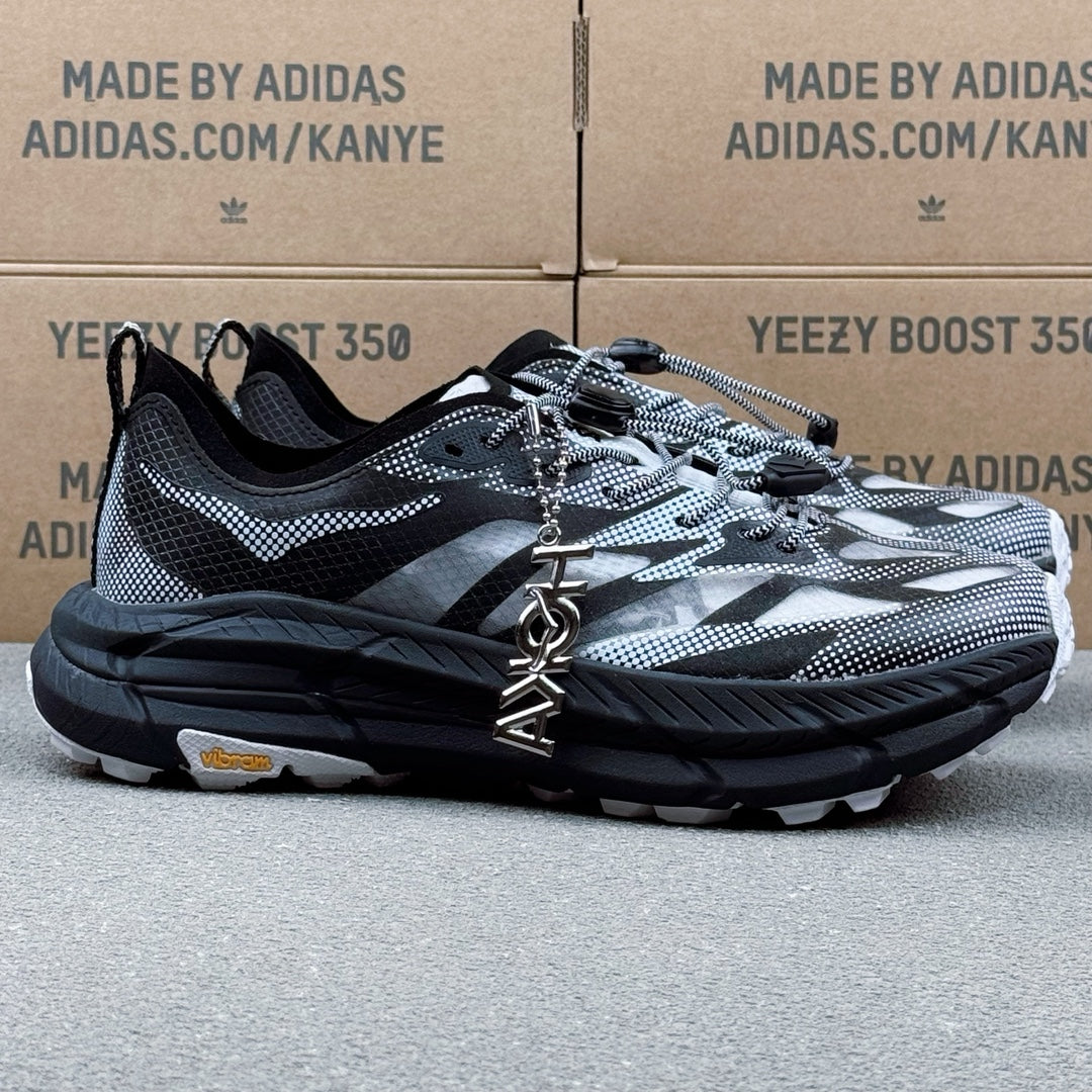 Hoka Mafate Speed 4 Black | White